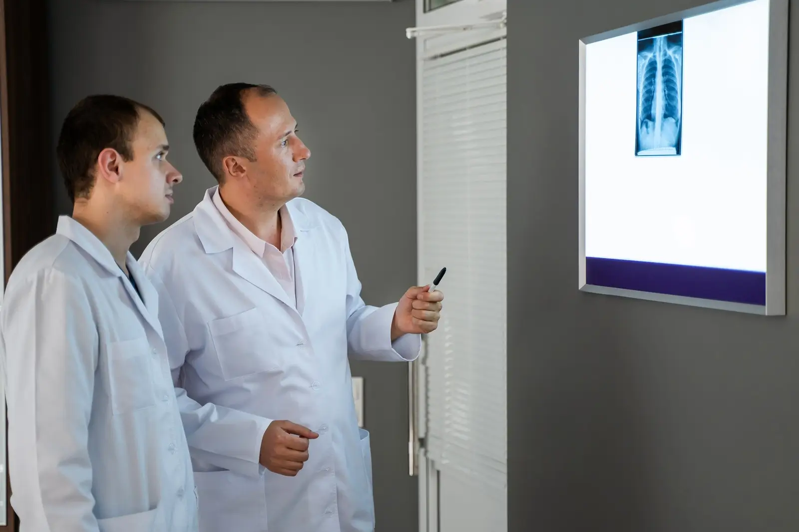 IGeL-Formular für Stoßwellentherapie und Hyaluronbehandlung in der Orthopädie und Chirurgie.